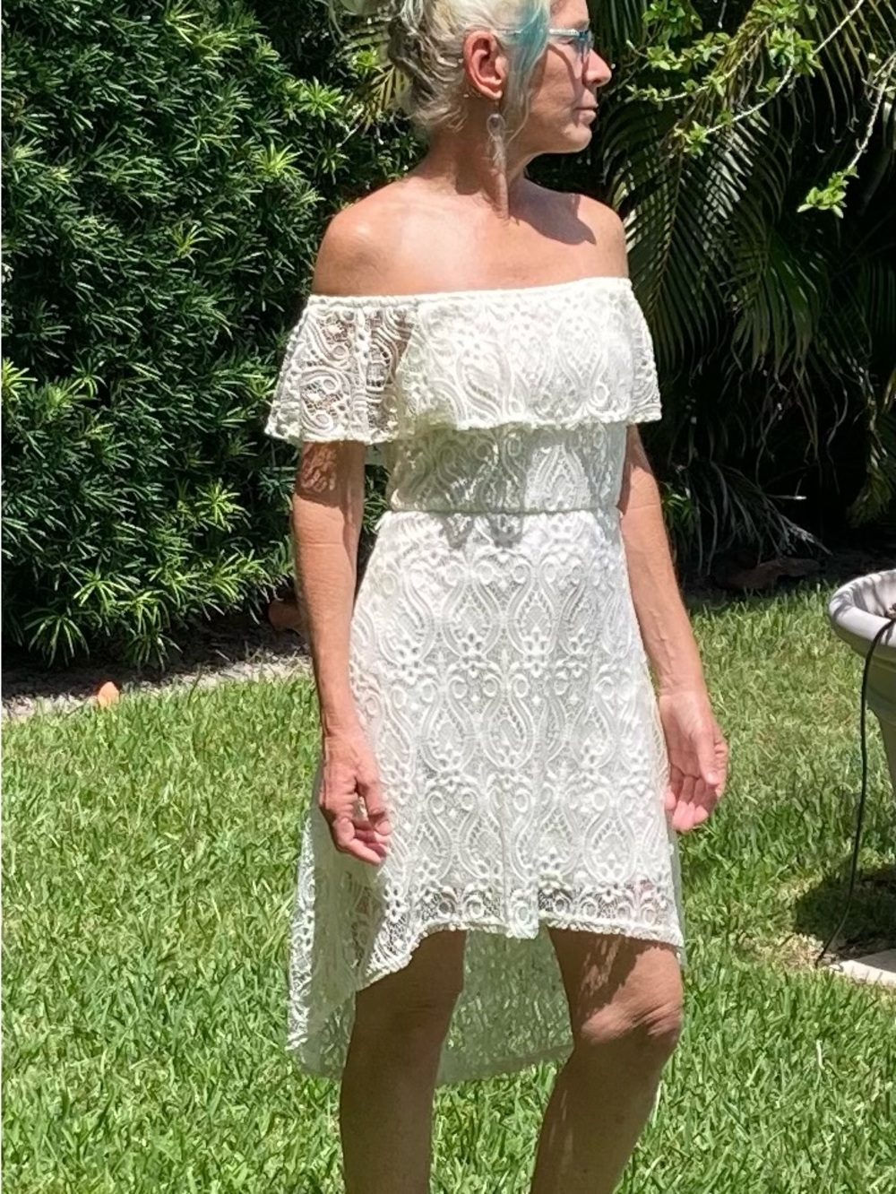 Almost Famous Off-White Shortsleeved Lace High-Low Dress